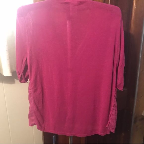 Ladies’ Button up top - Picture 2 of 4